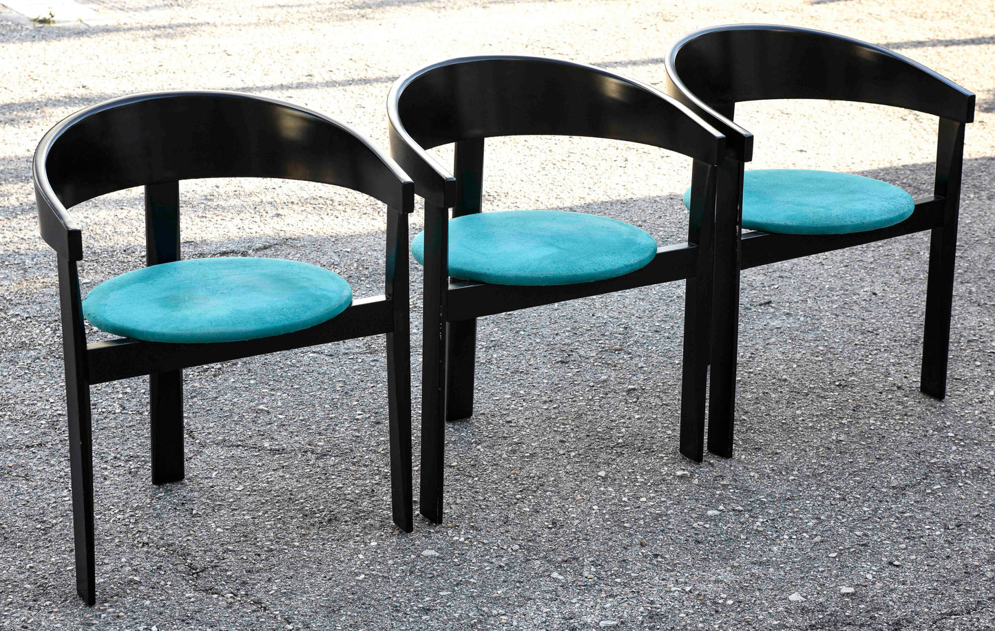 Set di tre sedie design legno e tessuto simil velluto 1980 stile Tobia Scarpa