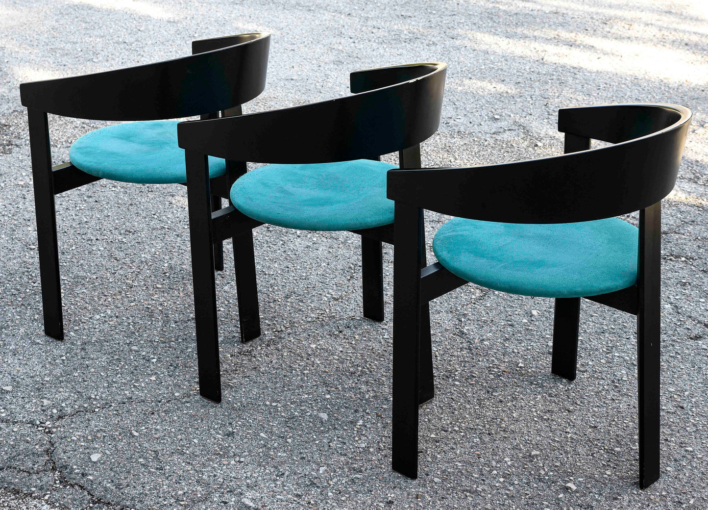 Set di tre sedie design legno e tessuto simil velluto 1980 stile Tobia Scarpa