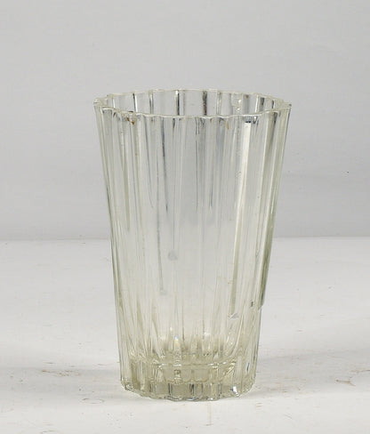 Vaso in vetro lavorato a sbalzi curvilinei Italia 1980