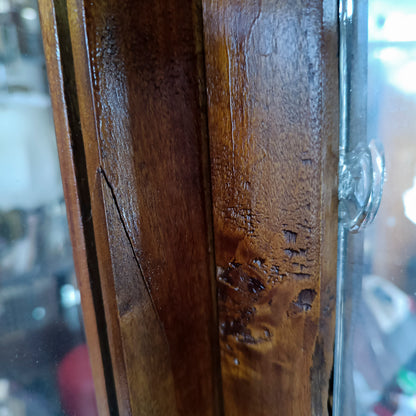 credenza vetrina con specchi alla schiena piani in vetro e cassetti