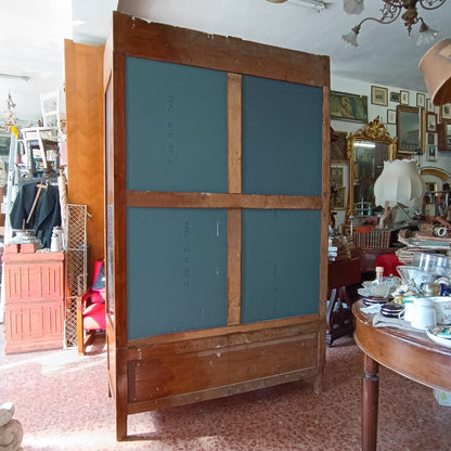 credenza vetrina con specchi alla schiena piani in vetro e cassetti