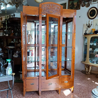 credenza vetrina con specchi alla schiena piani in vetro e cassetti