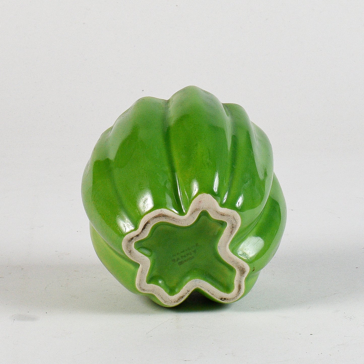 vaso a forma di peperone verde