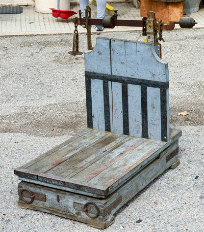 Bascula bilancia  in metallo e legno con piatto per pesi Italia 1940