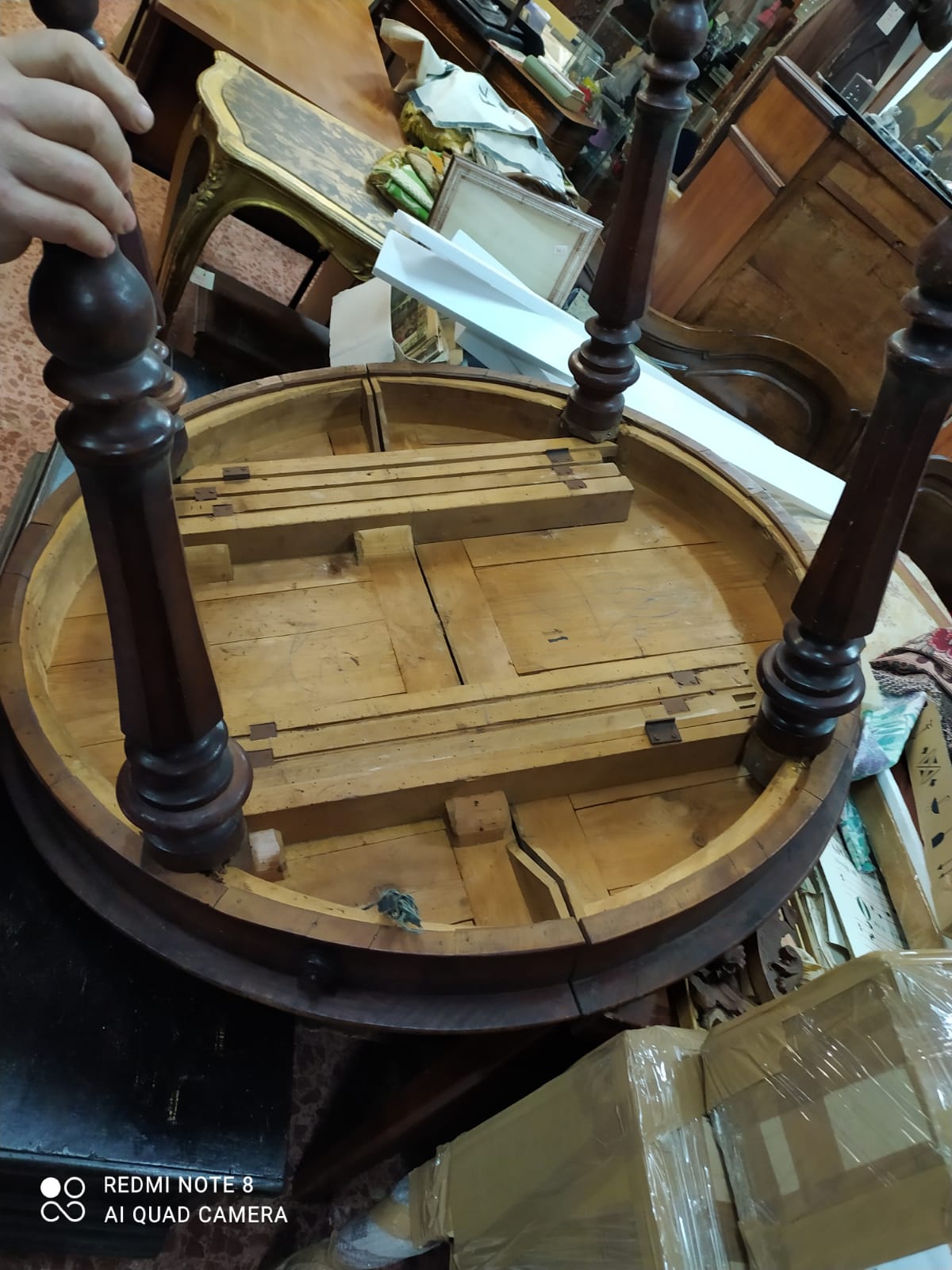 Tavolo rotondo placcato in ciliegio Italia epoca metà 800