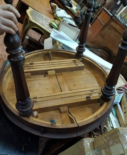 Tavolo rotondo placcato in ciliegio Italia epoca metà 800