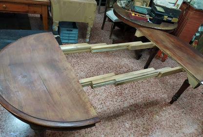 Tavolo rotondo placcato in ciliegio Italia epoca metà 800