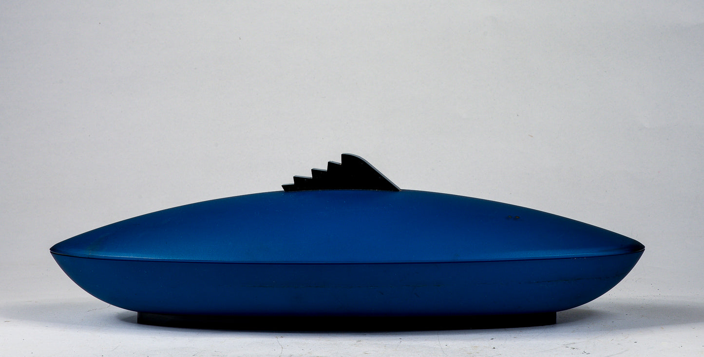 vassoio in plastica ART DECO'  con coperchi raffigura sagoma pesce in plastica con piccoli segni