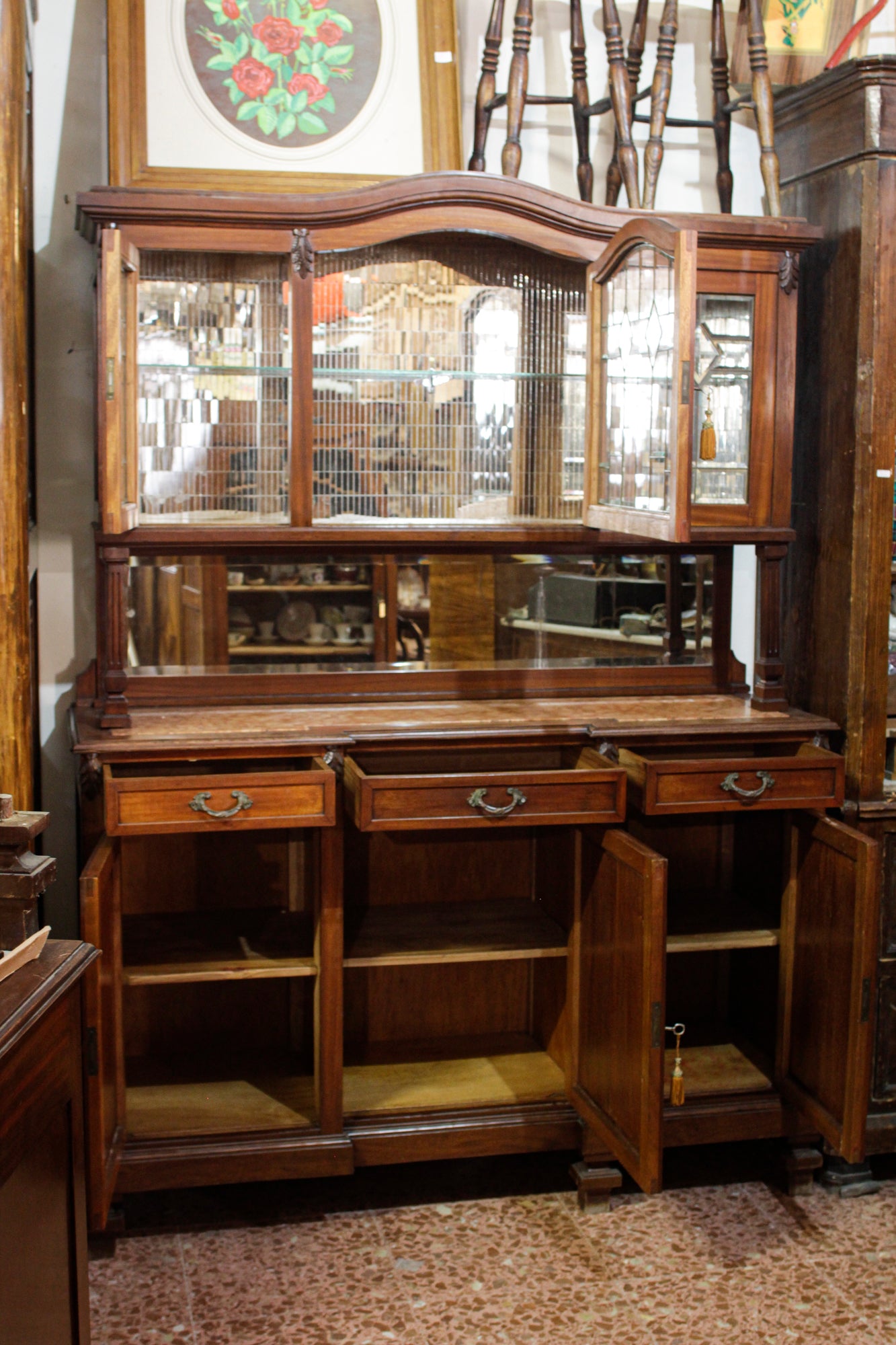 CREDENZA IN NOCE, LIBERTY CON VETRI MOLATI E PIANO IN MARMO