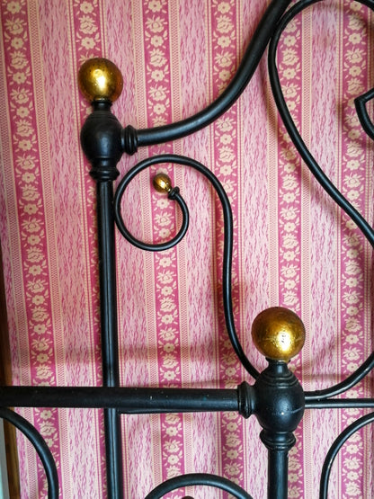 Letto in metallo dipinto epoca fine 1800