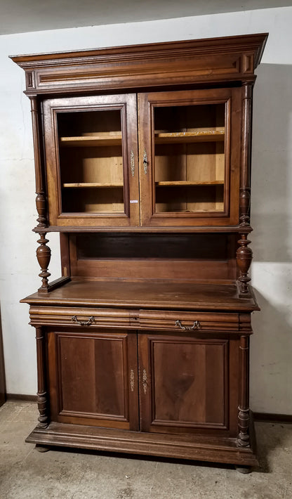 Credenza in noce massello a due corpi  Italia seconda metà dell'800