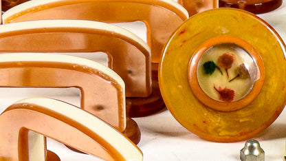 maniglie di porta bachelite arancione e panna  e gialle e cromo nuove originali dell'epoca