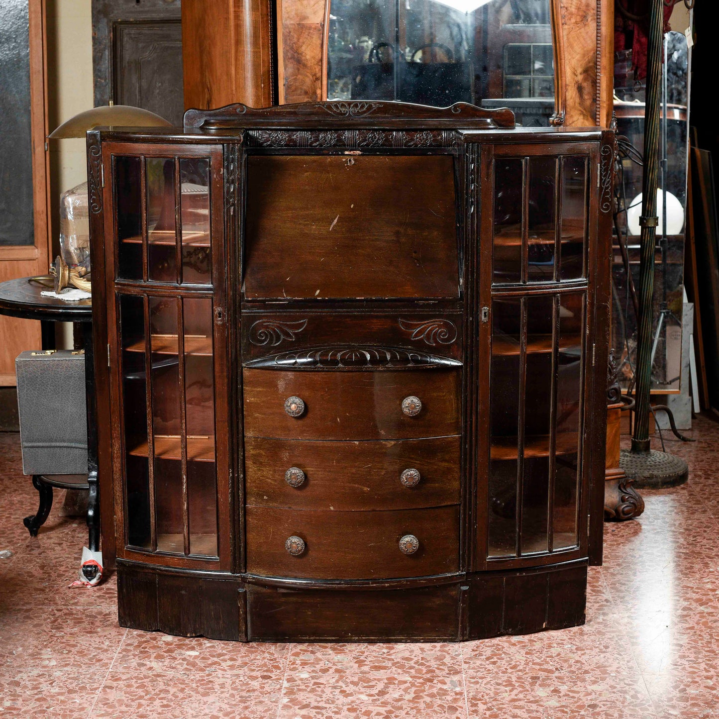 credenza vetrina a ribalta inglese