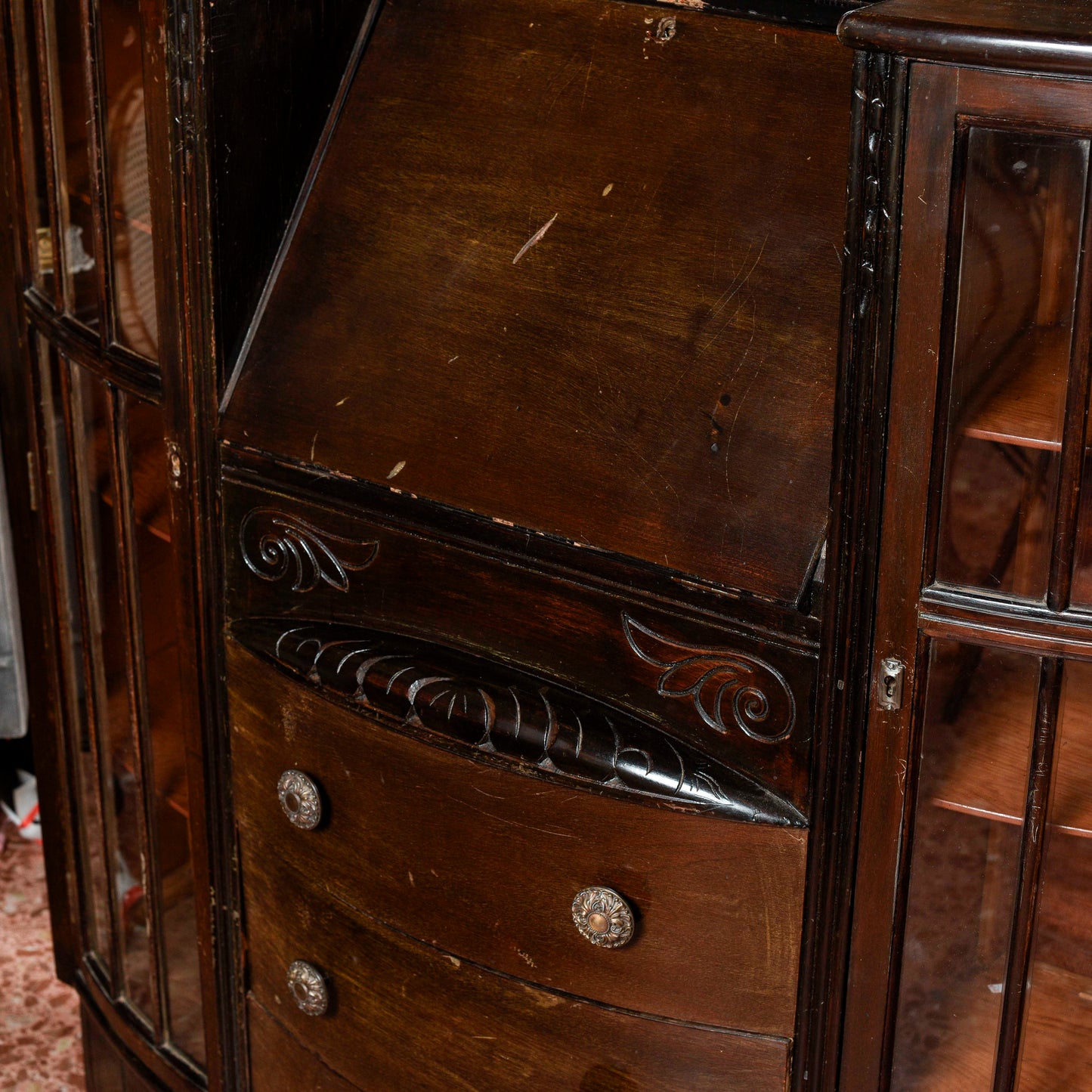 credenza vetrina a ribalta inglese