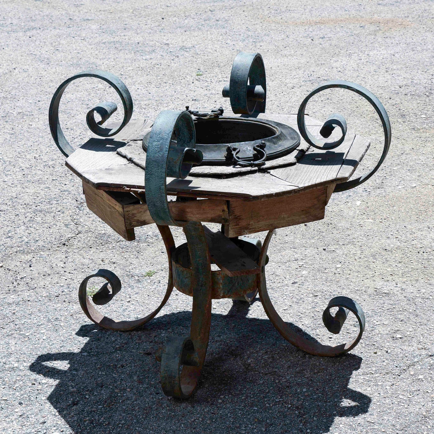 Braciere base metallo vintage destrutturato