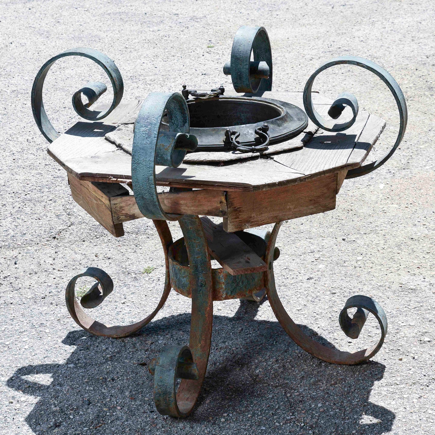 Braciere base metallo vintage destrutturato