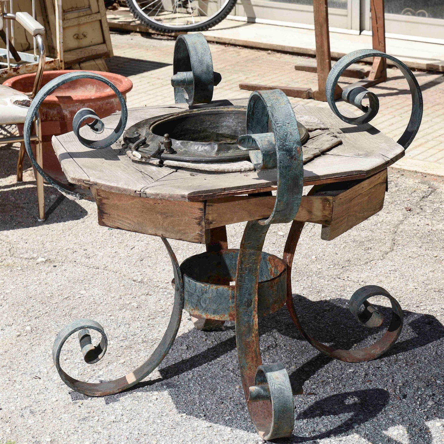 Braciere base metallo vintage destrutturato