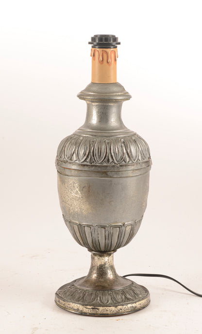 LAMPADA PORTA-PALME, IN LEGNO E METALLO ARGENTATO EPOCA PRIMO 900
