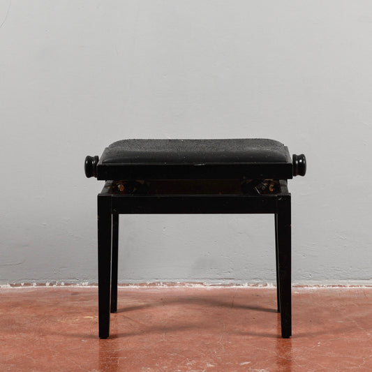 Sgabello da pianoforte laccato nero con seduta regolabile  Italia 1990