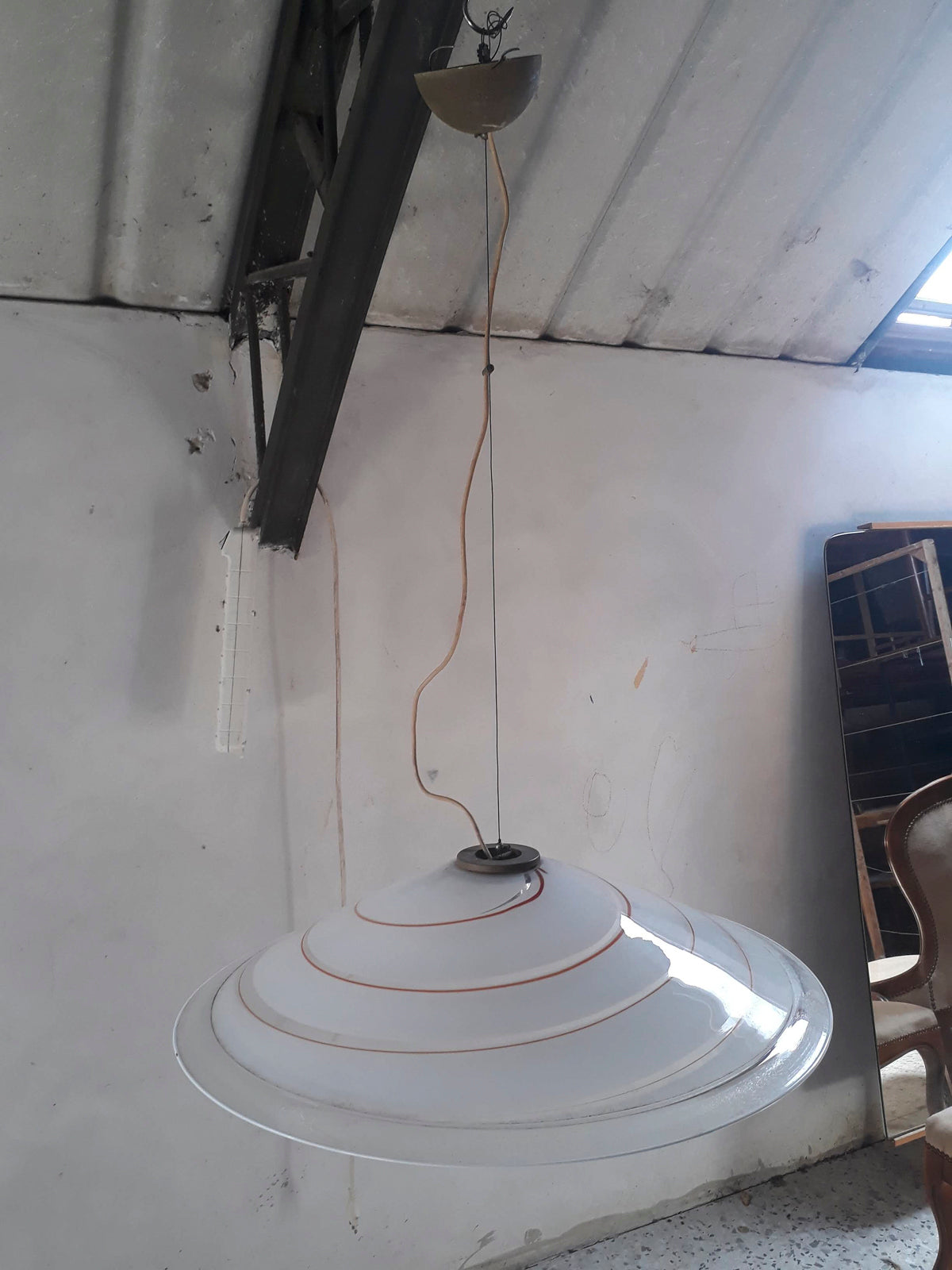LAMPADARIO IN VETRO DI MURANO CON ASPIRALE COLOR ROSSO ARANCIO ITALIA 1960