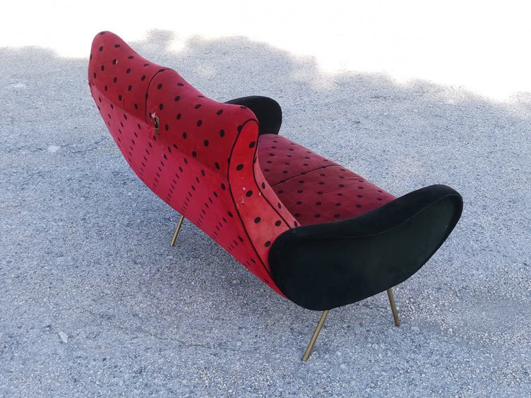 Divano a due posti a pois coccinella anni 50