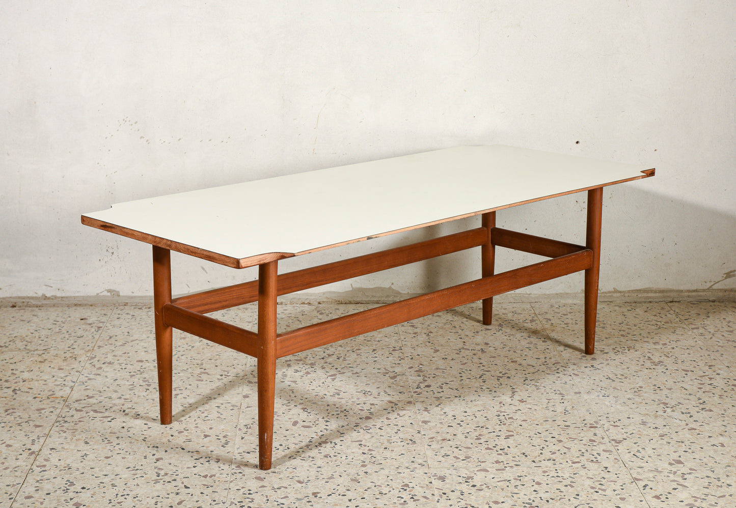 Tavolino da salotto basso bianco vintage Italia 1960