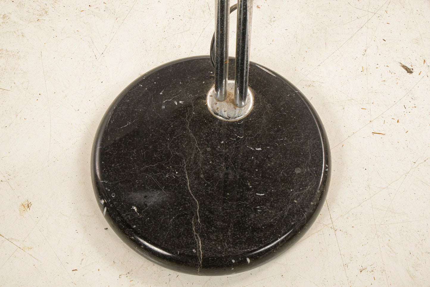 Lampada  piantana  da terra Guzzini da terra con base in marmo