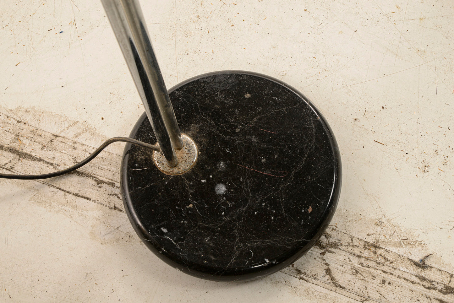 Lampada  piantana  da terra Guzzini da terra con base in marmo