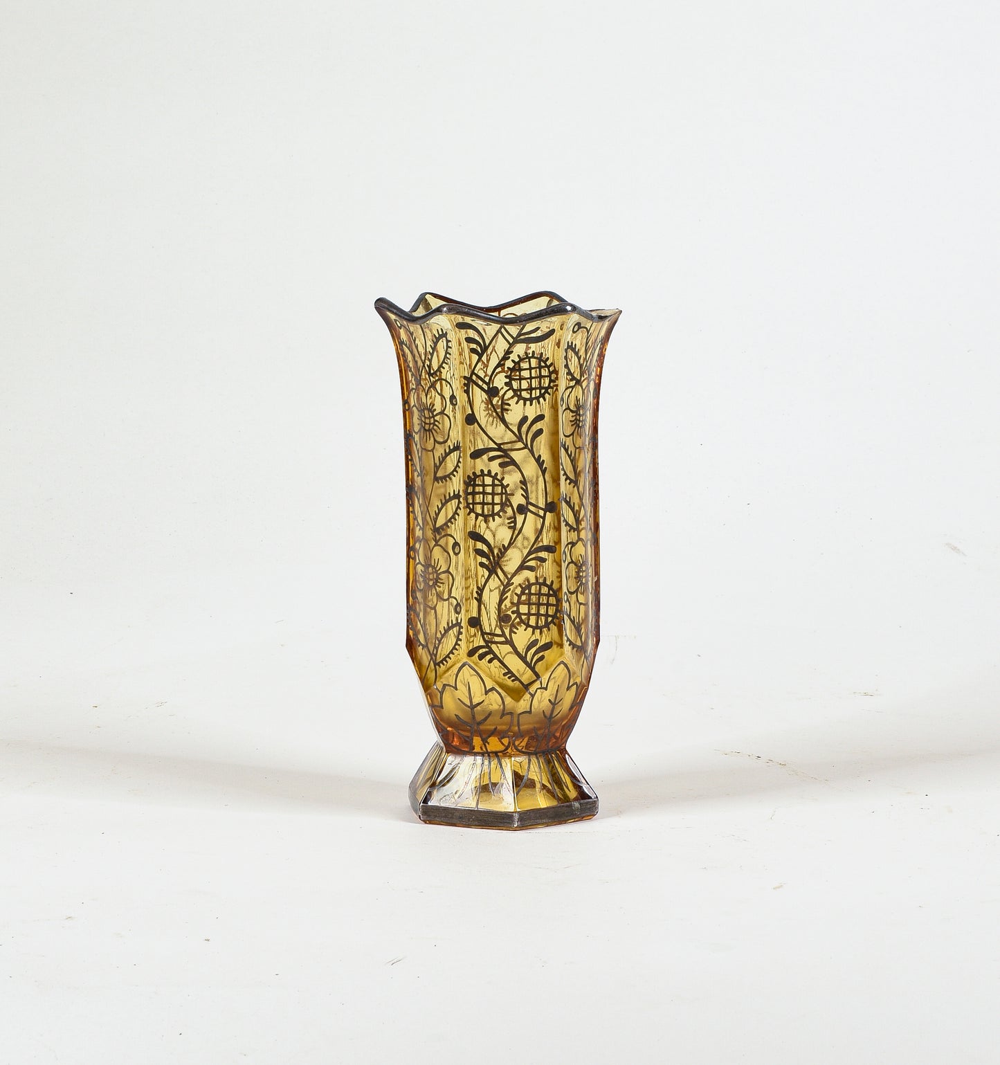 Vaso in vetro giallo con decori in argento epoca art deco'