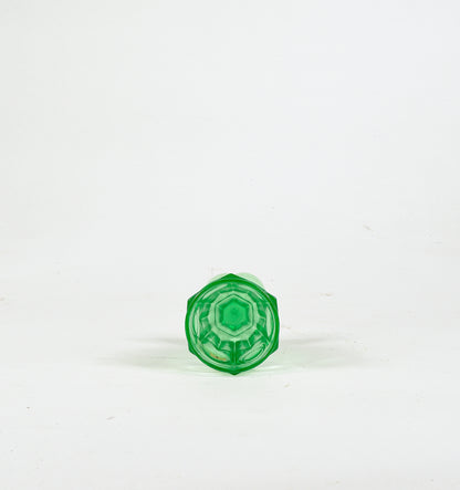 Bicchiere in  vetro lavorato  verde Italia epoca primo 900