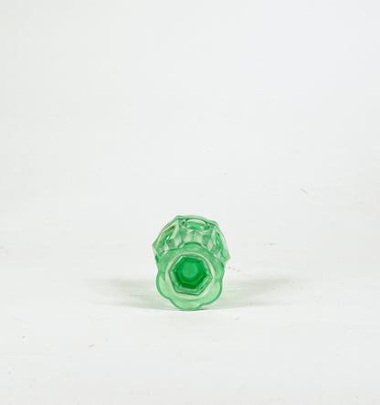 Bicchiere in  vetro lavorato  verde Italia epoca primo 900