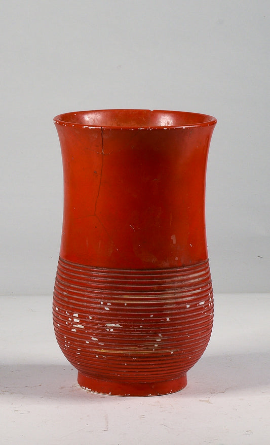 Vaso arancione con alcune riparazioni marcato Richard Ginory  sul fondo epoca 1940