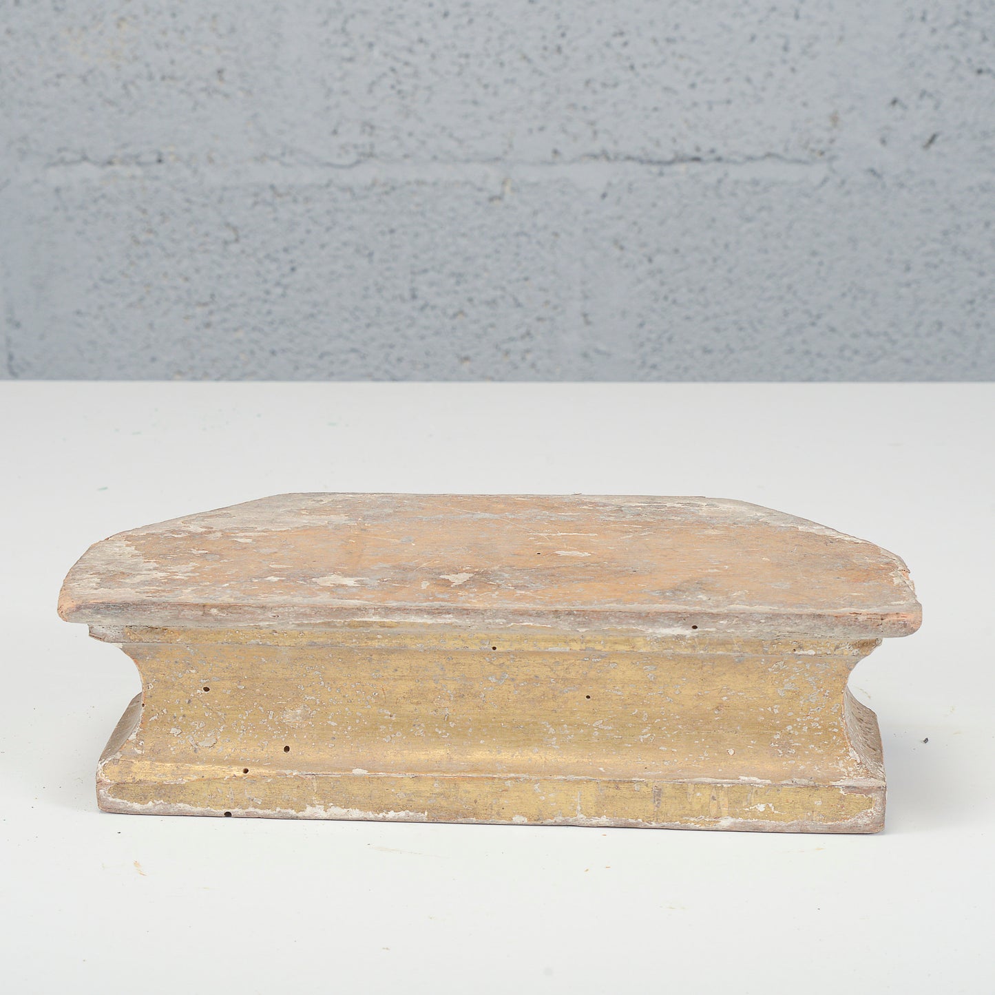 Base mensola dorata foglia oro scantonata XVIII secolo