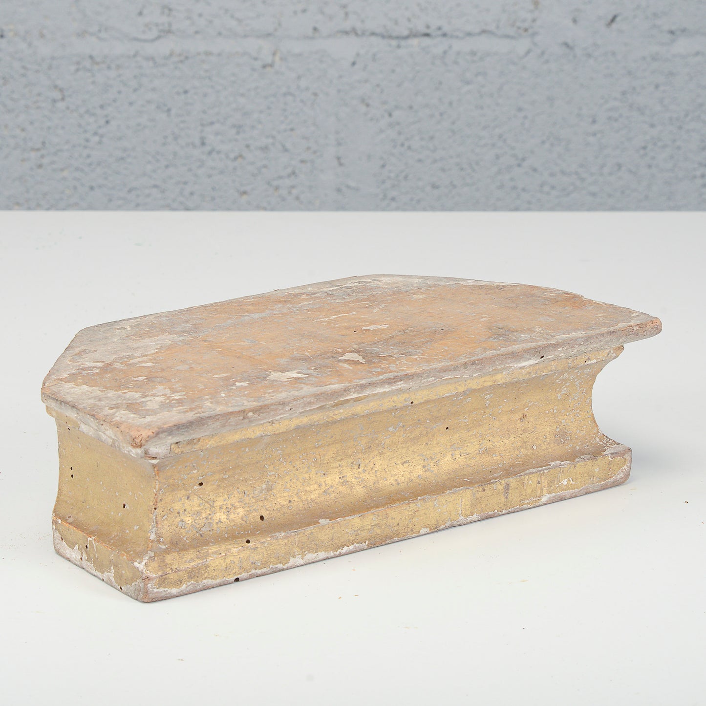 Base mensola dorata foglia oro scantonata XVIII secolo