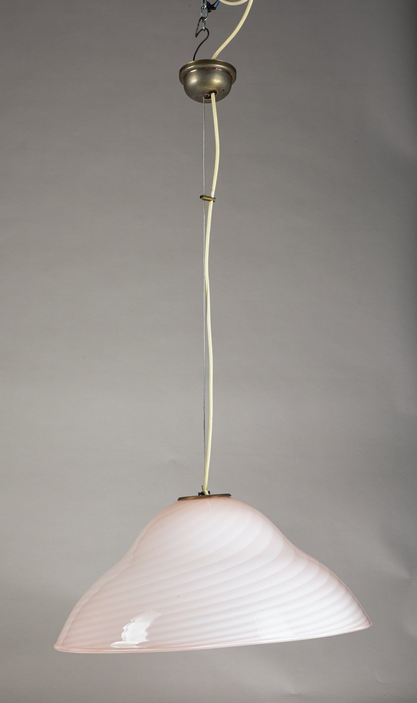 Lampadario vetro rosa striato Italia  anni 2000