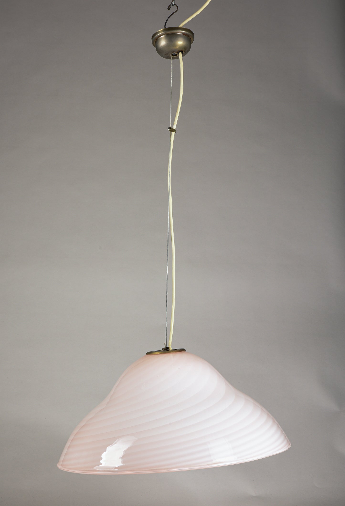 Lampadario vetro rosa striato Italia  anni 2000