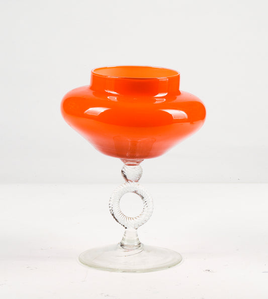 Vaso in vetro alzatina  arancione con gambo trasparente  lavorato Murano 1950