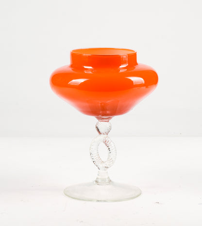 Vaso in vetro alzatina  arancione con gambo trasparente  lavorato Murano 1950