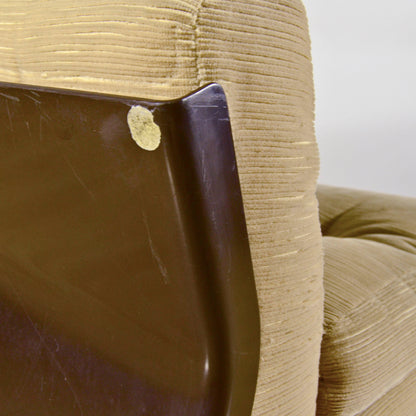 Poltrona Lounge Amanta Di Mario Bellini X CeB Italia In Velluto A Coste Beige E Scocca In Fibra Di Vetro Anni 70