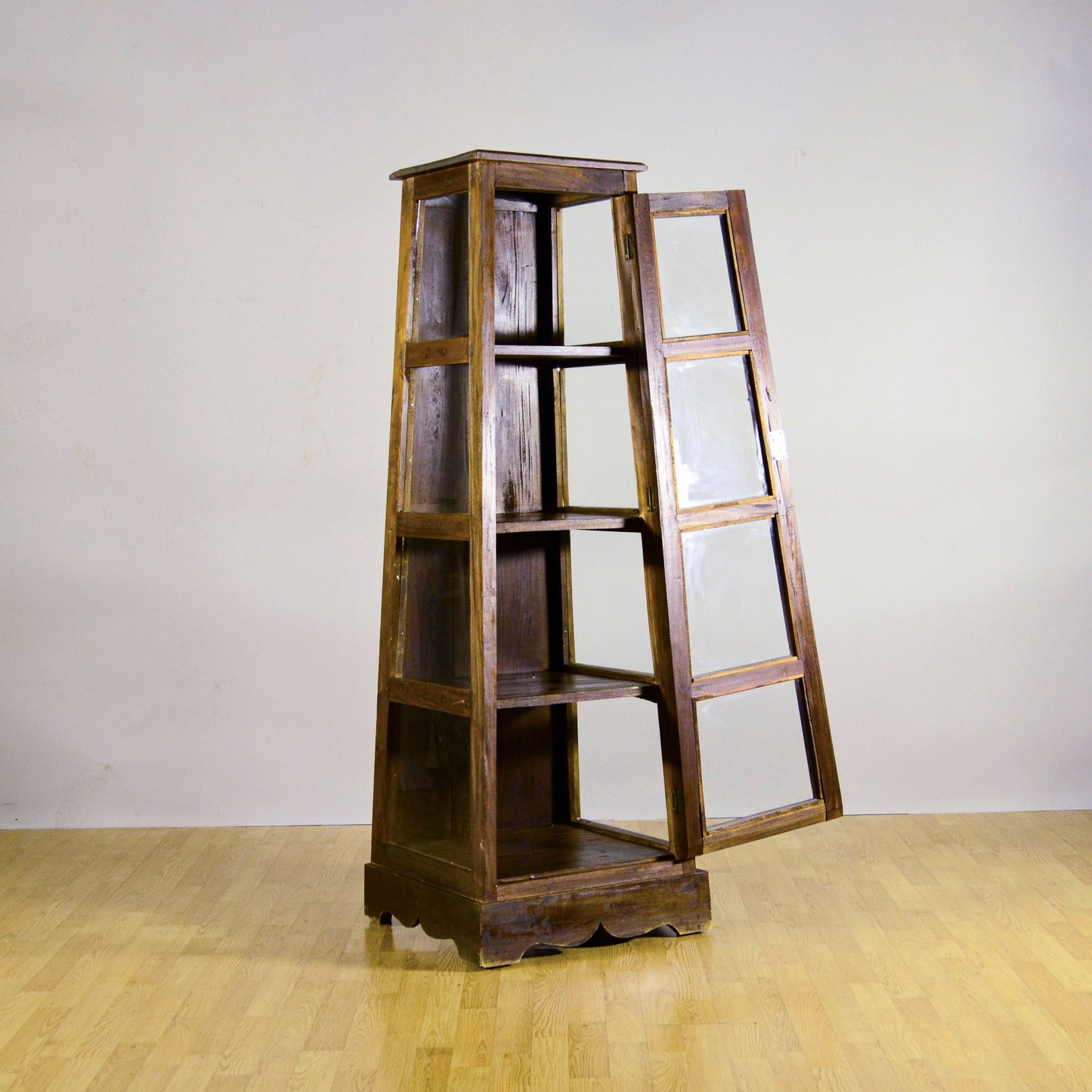 Vetrina A Piramide In Teak A Quattro Ripiani Primi Del 900