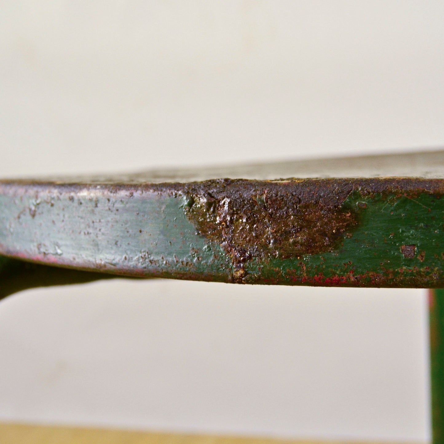 Tavolino Industrial Rotondo Anni 50