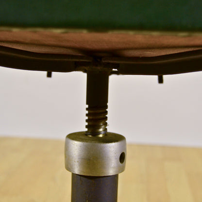 Sedia Girevole Da Ufficio Mid Century Completamente In Vinilpelle Anni 60