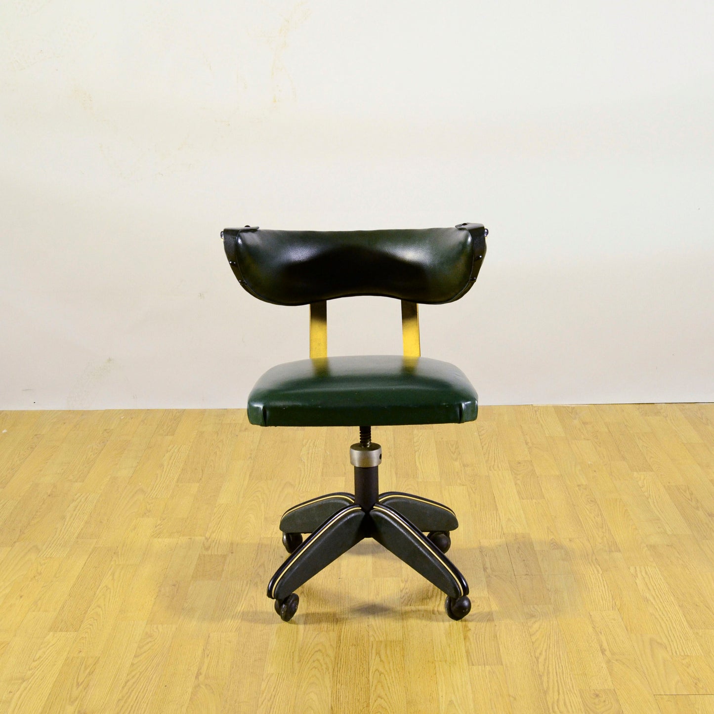 Sedia Girevole Da Ufficio Mid Century Completamente In Vinilpelle Anni 60