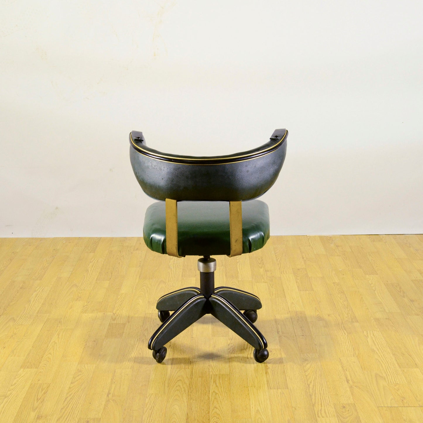 Sedia Girevole Da Ufficio Mid Century Completamente In Vinilpelle Anni 60