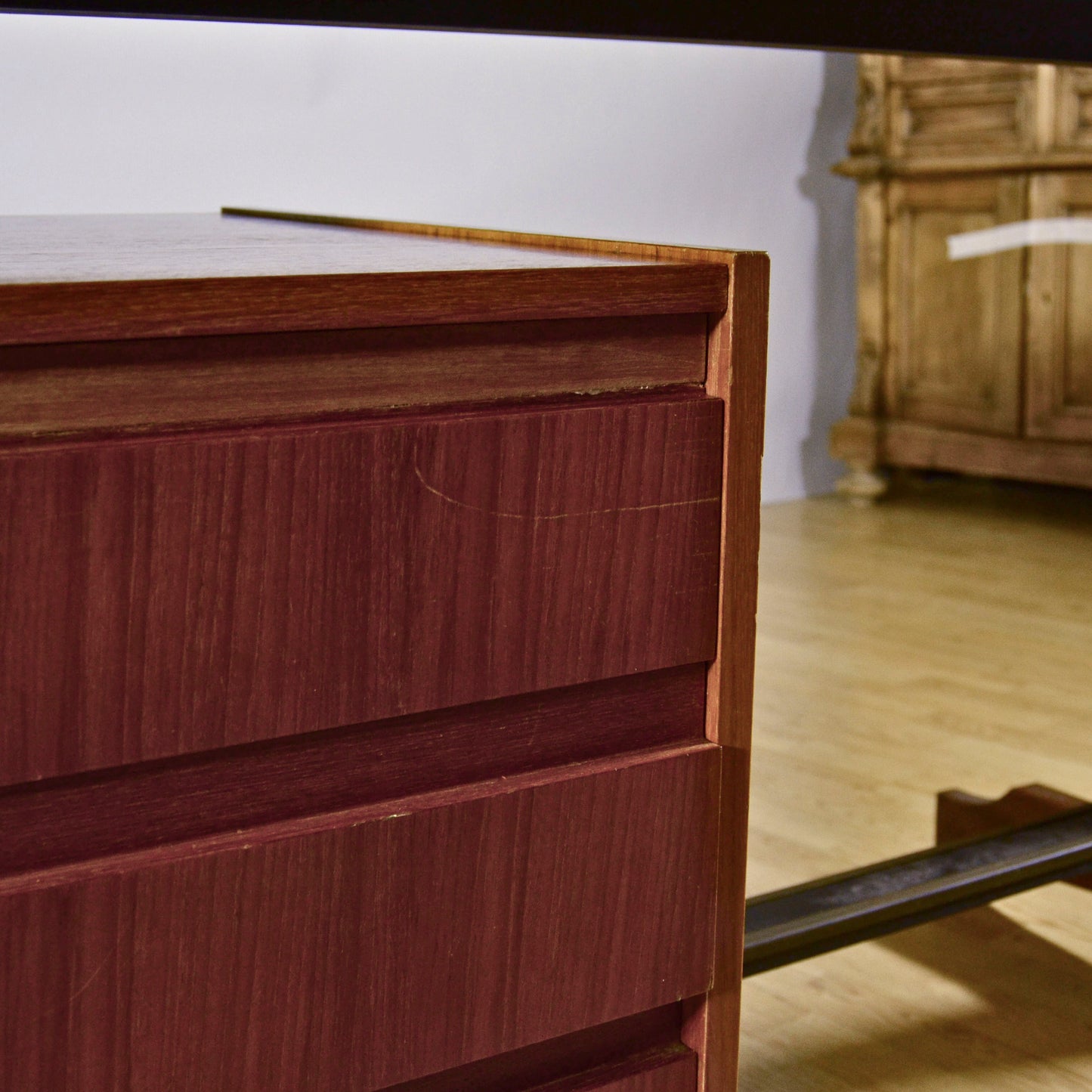 Scrivania Design Nordico In Legno Teak Con Cassetti E Sistema Di Chiusura Di Sicurezza Anni 70