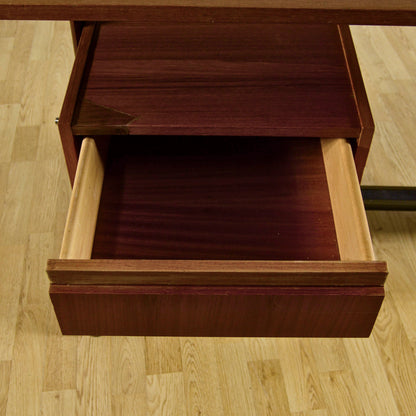 Scrivania Design Nordico In Legno Teak Con Cassetti E Sistema Di Chiusura Di Sicurezza Anni 70