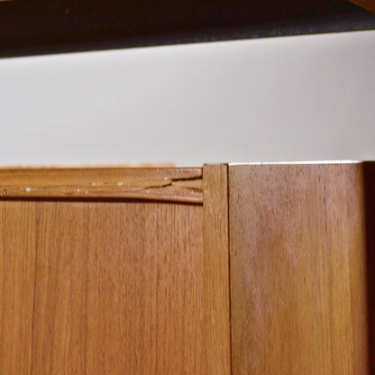 Scrivania Design Nordico In Legno Teak Con Cassetti E Sistema Di Chiusura Di Sicurezza Anni 70
