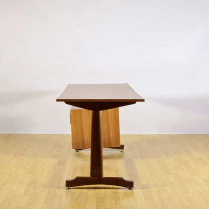 Scrivania Design Nordico In Legno Teak Con Cassetti E Sistema Di Chiusura Di Sicurezza Anni 70
