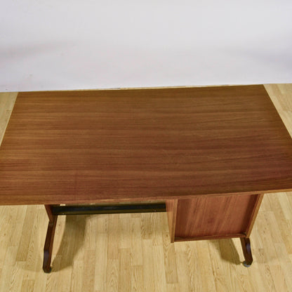 Scrivania Design Nordico In Legno Teak Con Cassetti E Sistema Di Chiusura Di Sicurezza Anni 70