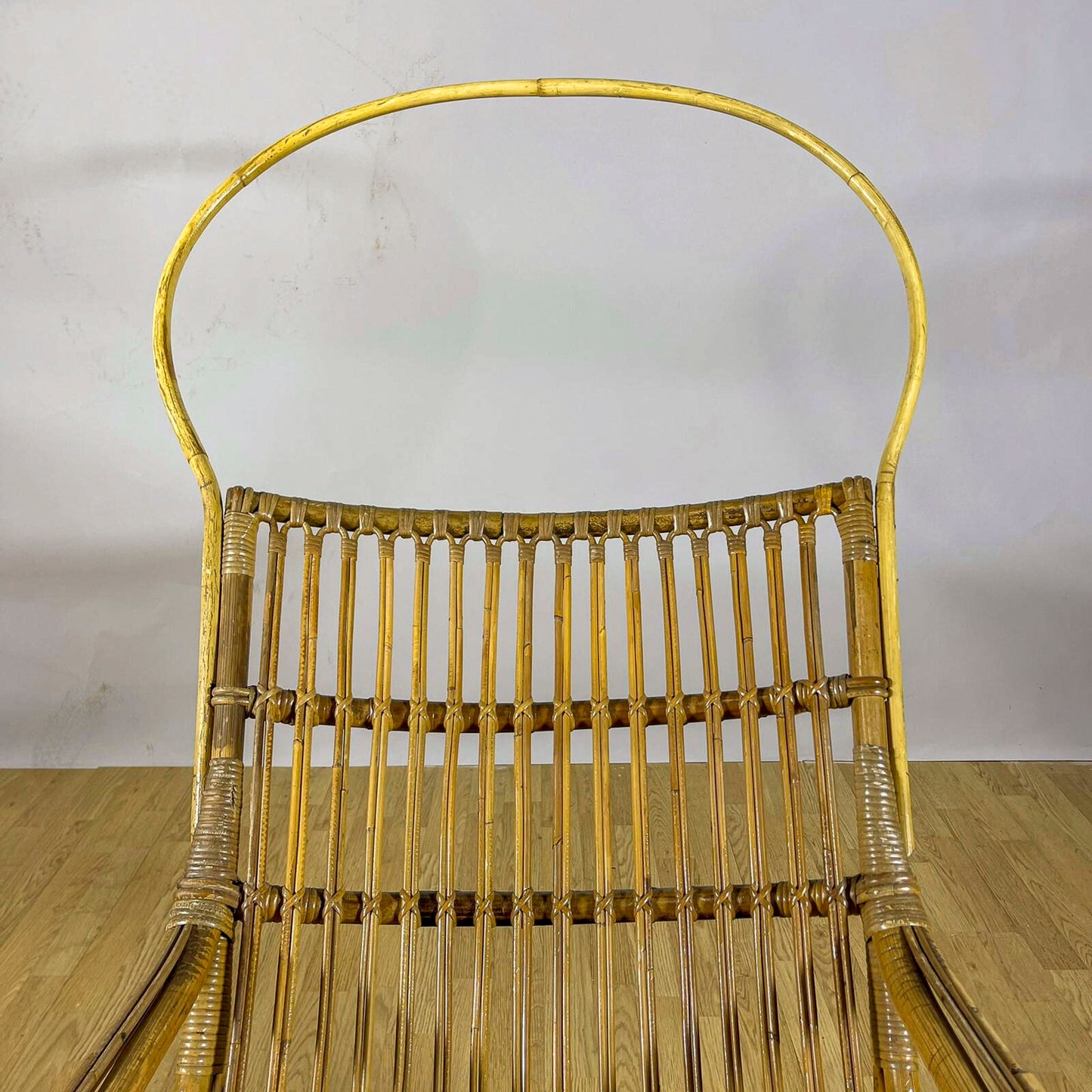 Poltrona Lounge high-back in bambù e rattan, design mediterraneo anni 60